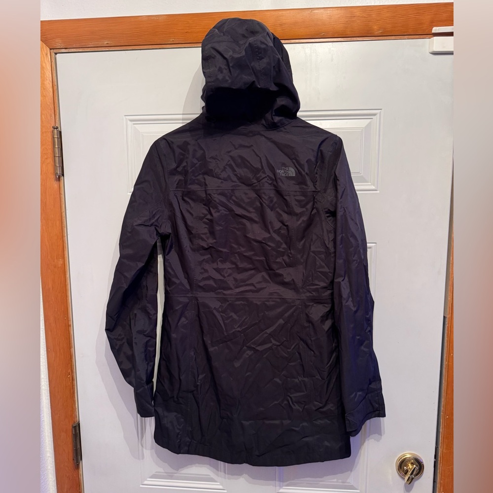 The North Face Women's Rain Jacket with hood in Black Size Small - Picture 2 of 4